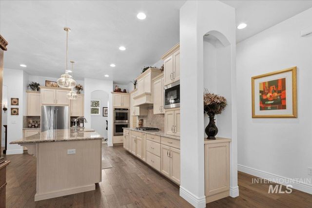 7105 N Pinseeker Pl, Meridian, ID 83646