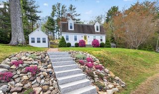60 Oakleaf Dr, Marshfield, MA 02050