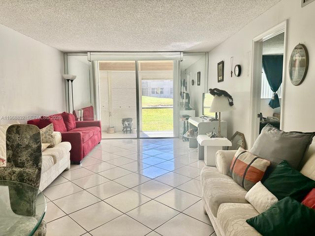 8960 S Hollybrook Blvd 109, Pembroke Pines, FL 33025