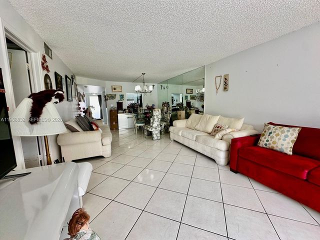 8960 S Hollybrook Blvd 109, Pembroke Pines, FL 33025