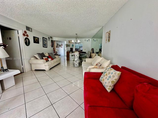 8960 S Hollybrook Blvd 109, Pembroke Pines, FL 33025