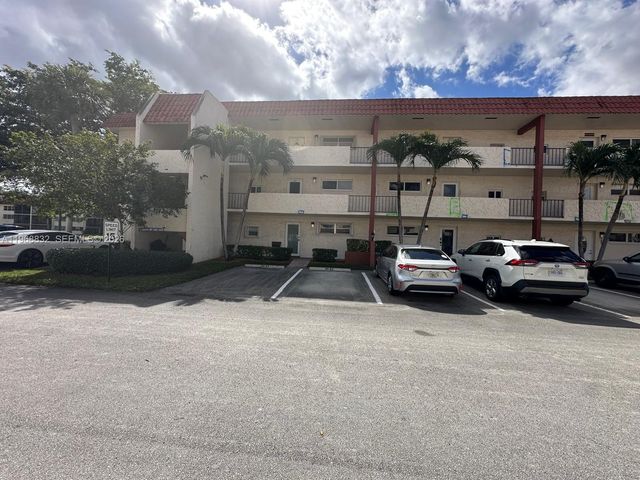 8960 S Hollybrook Blvd 109, Pembroke Pines, FL 33025