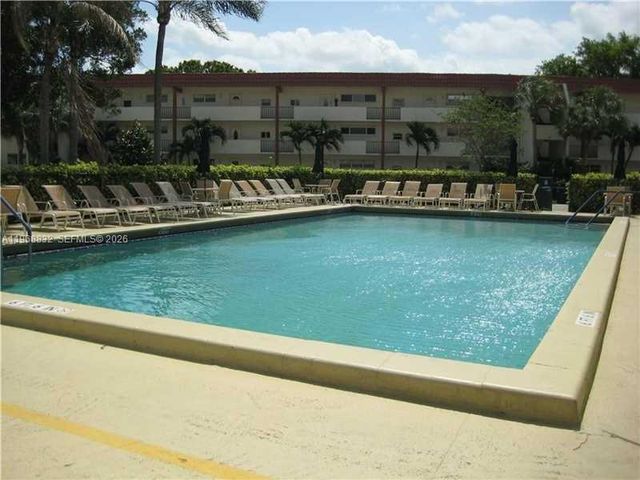 8960 S Hollybrook Blvd 109, Pembroke Pines, FL 33025
