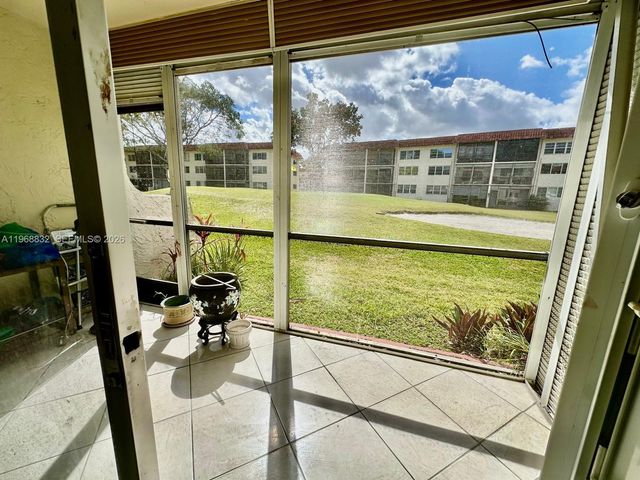 8960 S Hollybrook Blvd 109, Pembroke Pines, FL 33025