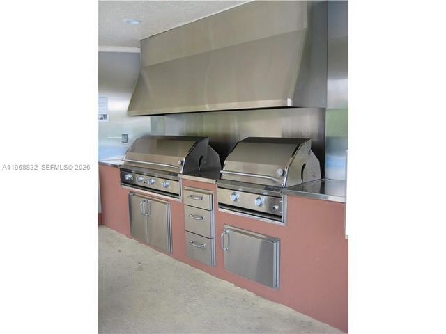 8960 S Hollybrook Blvd 109, Pembroke Pines, FL 33025