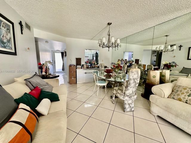 8960 S Hollybrook Blvd 109, Pembroke Pines, FL 33025