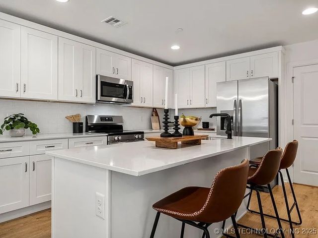 3405 N 1st Street A503, Broken Arrow, OK 74012