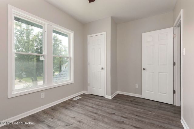 1052 Cecil Ave, Louisville, KY 40211