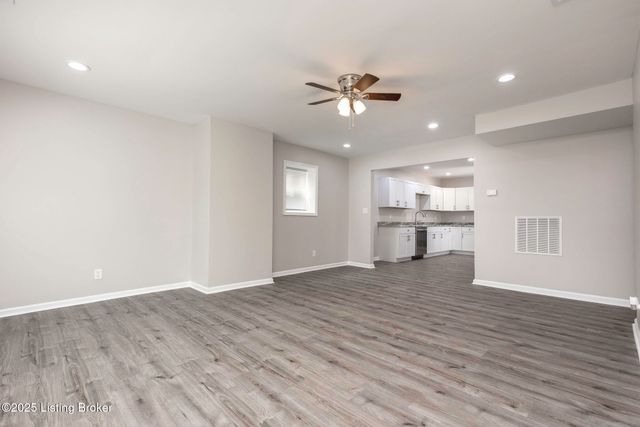 1052 Cecil Ave, Louisville, KY 40211