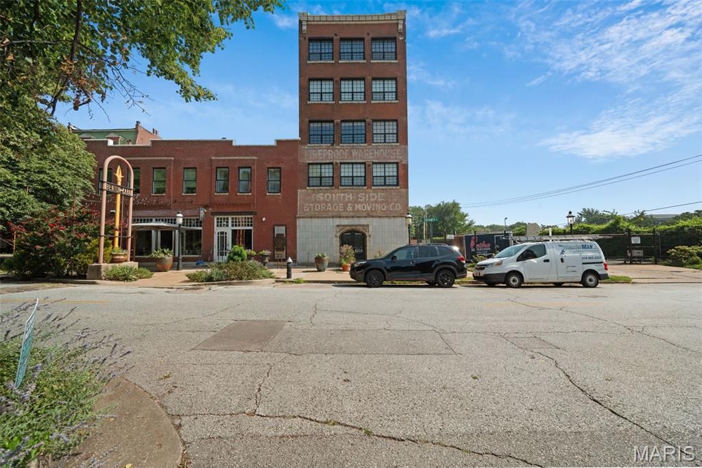 1831 Sidney Street H, St Louis, MO 63104