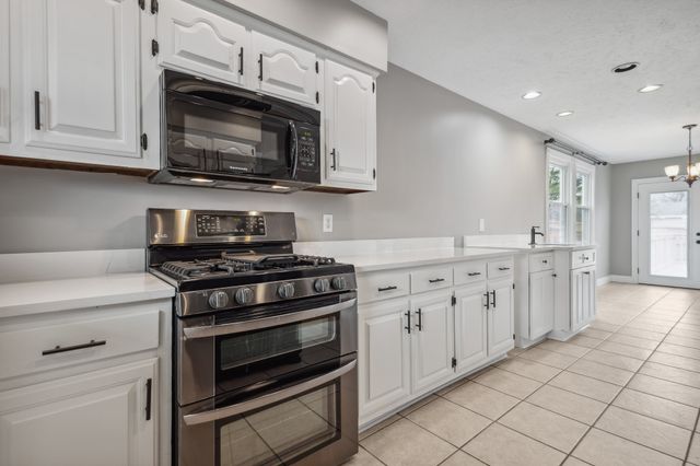 195 Cherokee Rd, Hendersonville, TN 37075