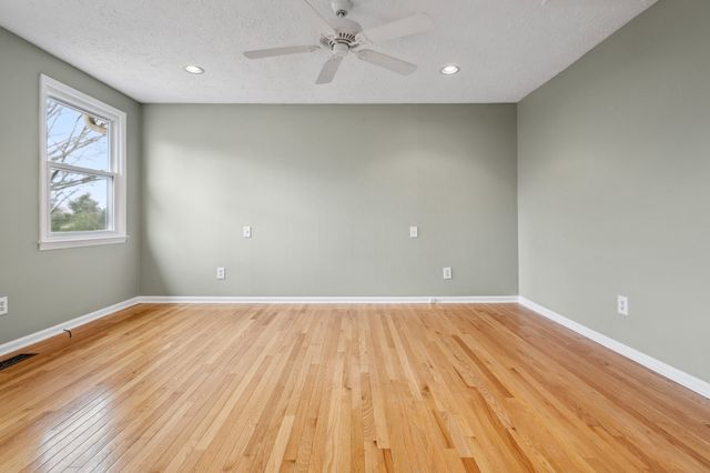 195 Cherokee Rd, Hendersonville, TN 37075