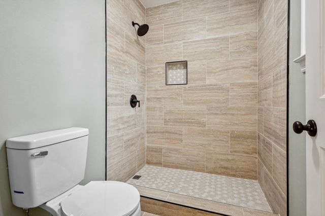 195 Cherokee Rd, Hendersonville, TN 37075