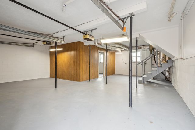 195 Cherokee Rd, Hendersonville, TN 37075