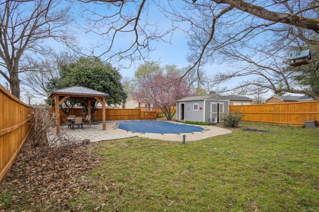 195 Cherokee Rd, Hendersonville, TN 37075