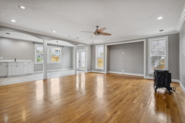 195 Cherokee Rd, Hendersonville, TN 37075