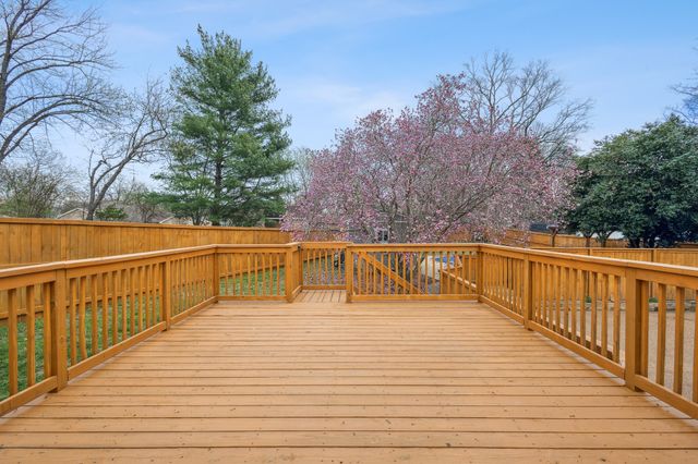 195 Cherokee Rd, Hendersonville, TN 37075