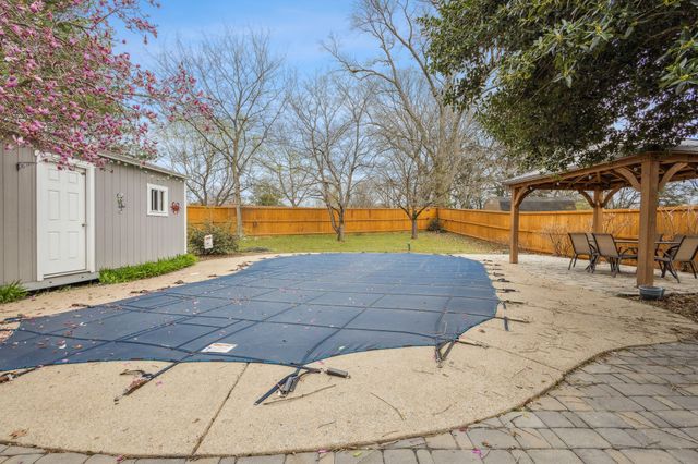 195 Cherokee Rd, Hendersonville, TN 37075