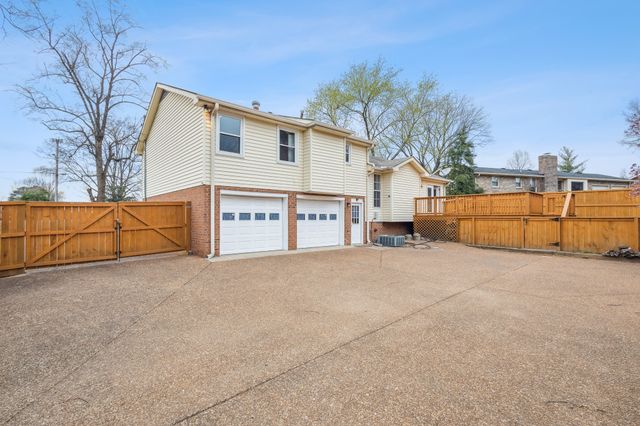 195 Cherokee Rd, Hendersonville, TN 37075