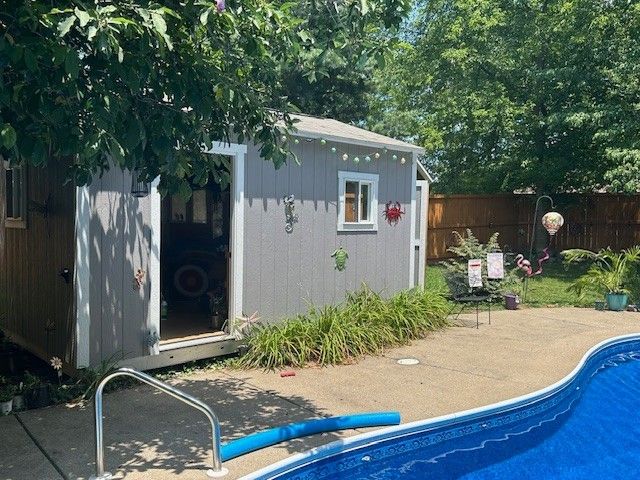 195 Cherokee Rd, Hendersonville, TN 37075