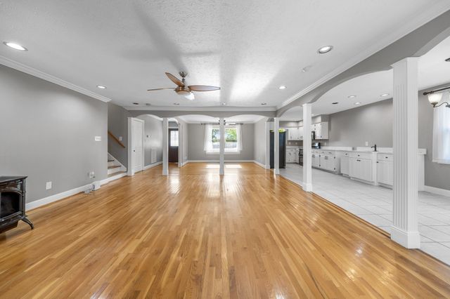 195 Cherokee Rd, Hendersonville, TN 37075