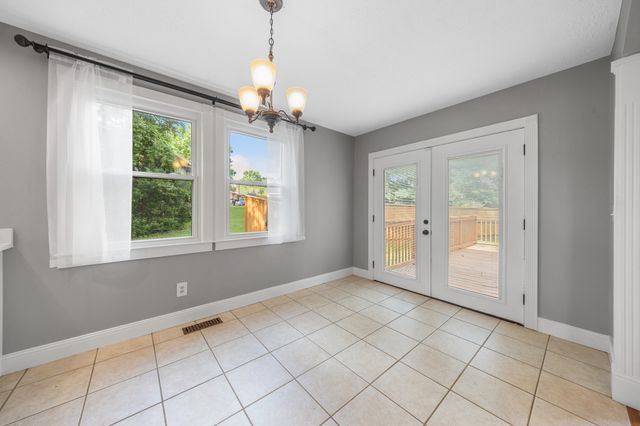 195 Cherokee Rd, Hendersonville, TN 37075