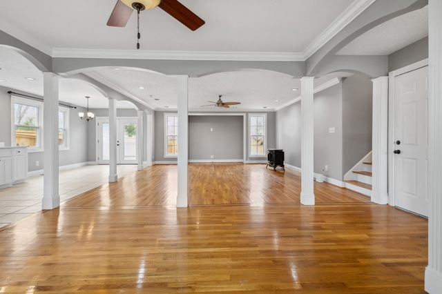 195 Cherokee Rd, Hendersonville, TN 37075