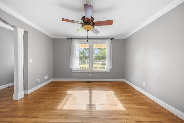 195 Cherokee Rd, Hendersonville, TN 37075