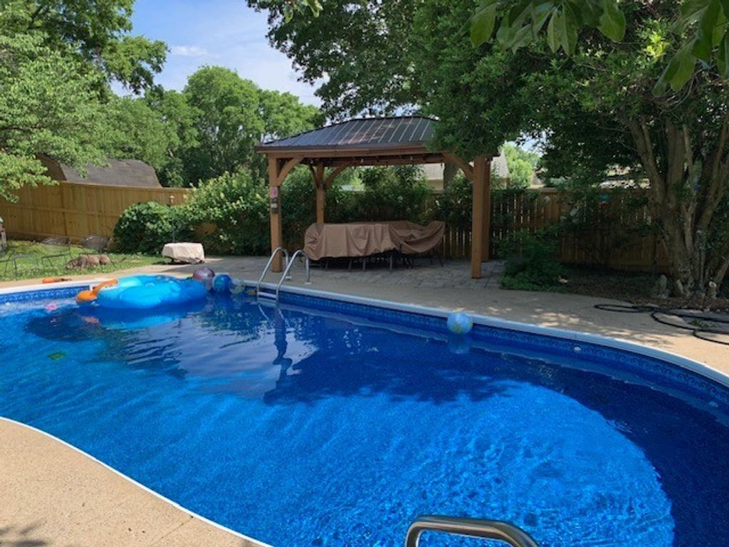 195 Cherokee Rd, Hendersonville, TN 37075