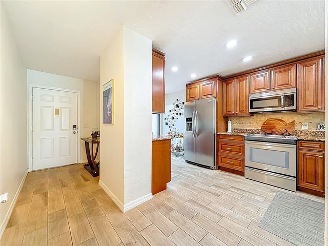 10200 REGAL DRIVE 3, Largo, FL 33774