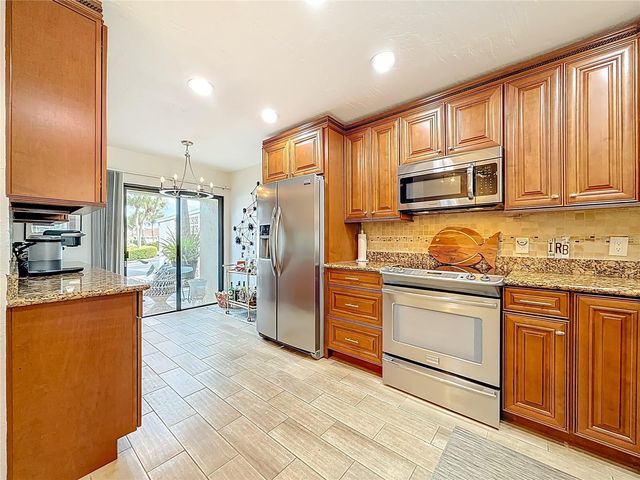 10200 REGAL DRIVE 3, Largo, FL 33774