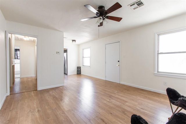 801 W Rickenbacker Drive, Midwest City, OK 73110