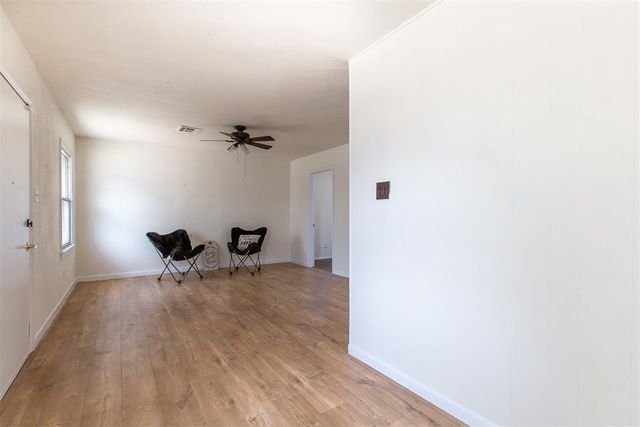 801 W Rickenbacker Drive, Midwest City, OK 73110