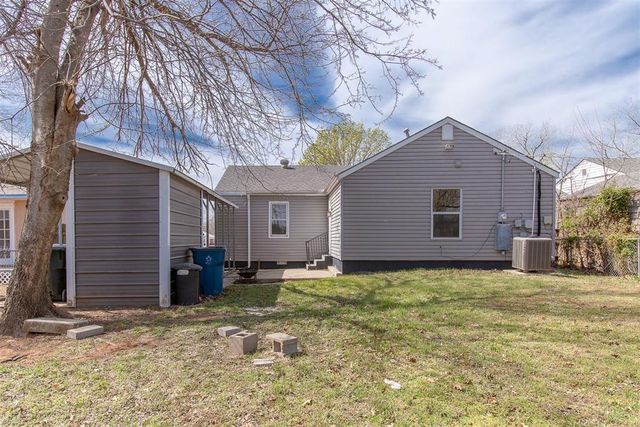 801 W Rickenbacker Drive, Midwest City, OK 73110
