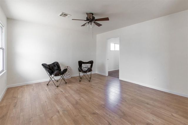 801 W Rickenbacker Drive, Midwest City, OK 73110