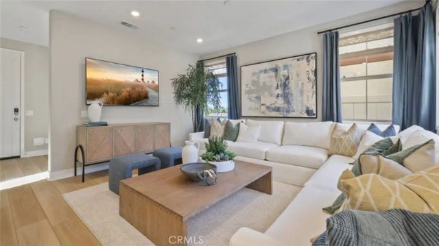 695 Guy Turner Drive, Camarillo, CA 93010