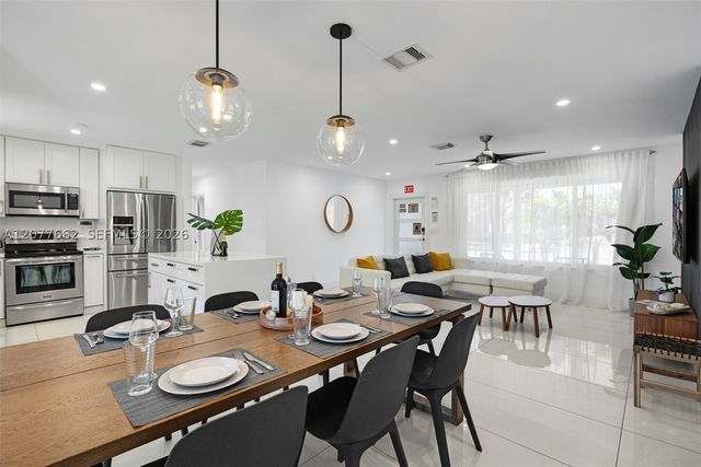 220 NE 10th Ave, Hallandale Beach, FL 33009