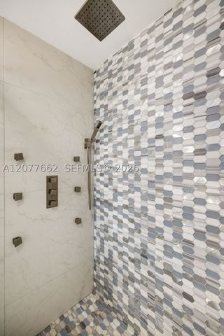 220 NE 10th Ave, Hallandale Beach, FL 33009