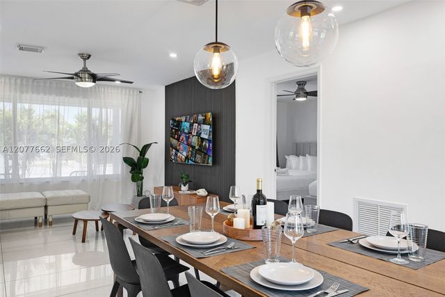 220 NE 10th Ave, Hallandale Beach, FL 33009