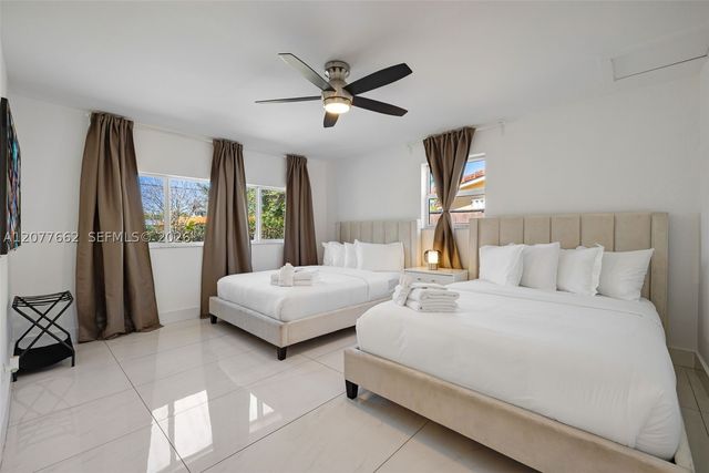 220 NE 10th Ave, Hallandale Beach, FL 33009