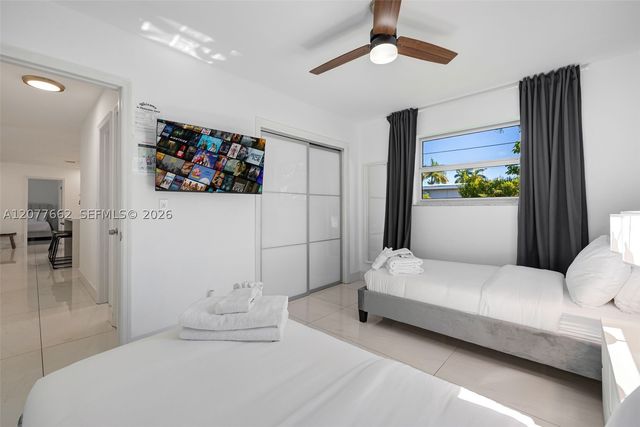 220 NE 10th Ave, Hallandale Beach, FL 33009