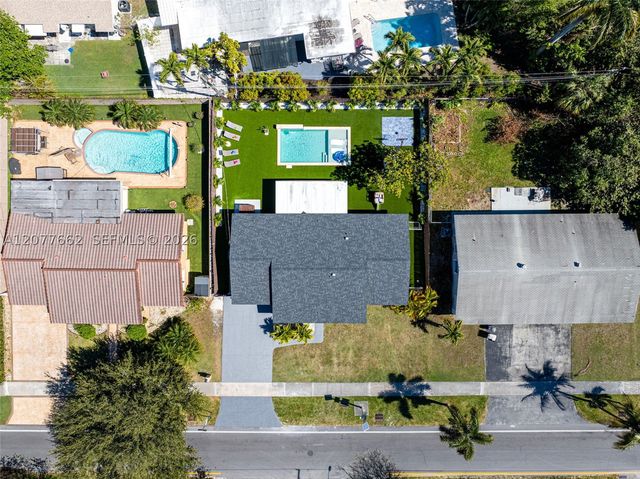 220 NE 10th Ave, Hallandale Beach, FL 33009