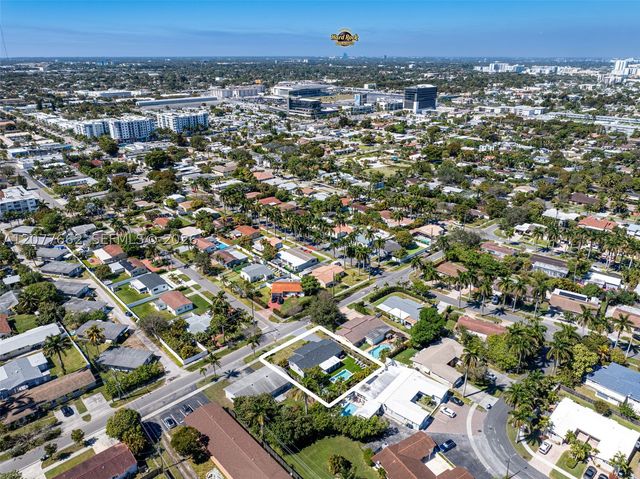 220 NE 10th Ave, Hallandale Beach, FL 33009