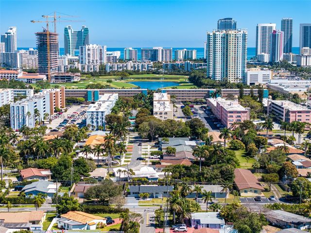 220 NE 10th Ave, Hallandale Beach, FL 33009