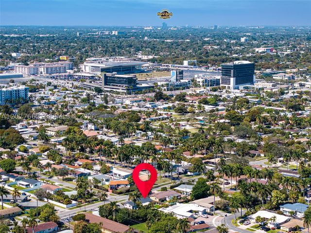 220 NE 10th Ave, Hallandale Beach, FL 33009
