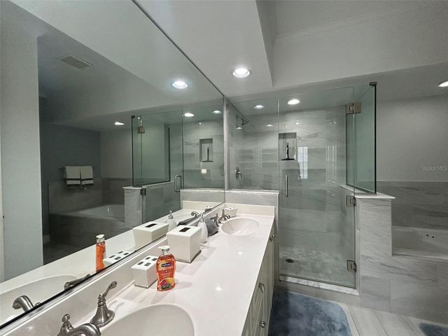 3705 54TH DRIVE W 201, Bradenton, FL 34210