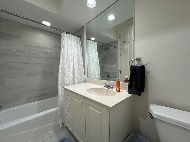 3705 54TH DRIVE W 201, Bradenton, FL 34210