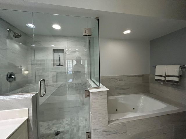 3705 54TH DRIVE W 201, Bradenton, FL 34210