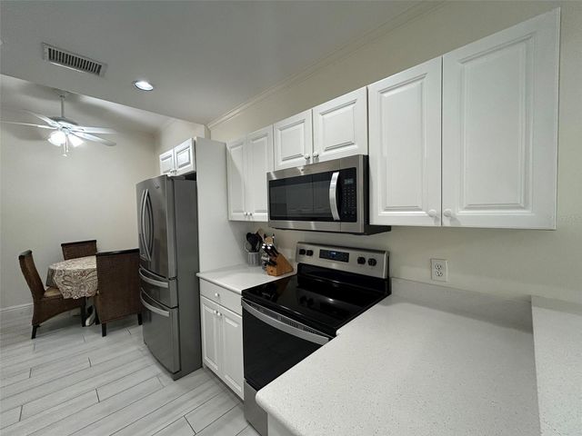 3705 54TH DRIVE W 201, Bradenton, FL 34210