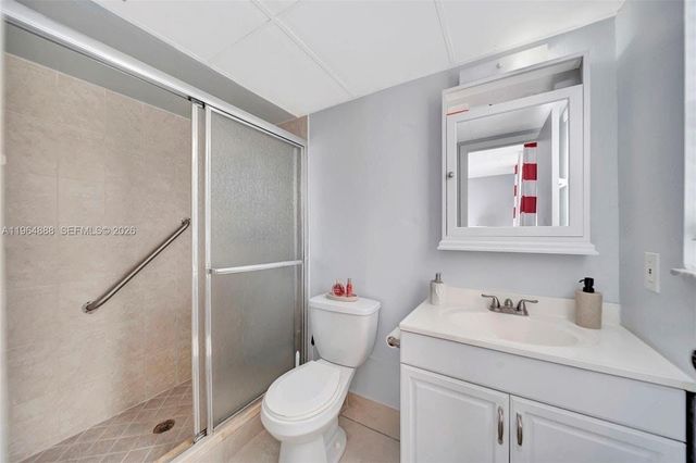 2801 Somerset Dr 215, Lauderdale Lakes, FL 33311